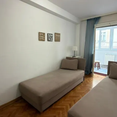 Apartmán Venacsquare - *